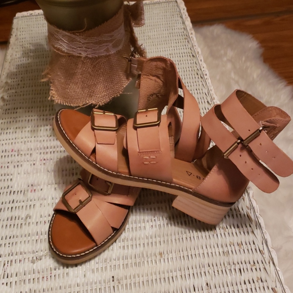 Kelsi Dagger shoes